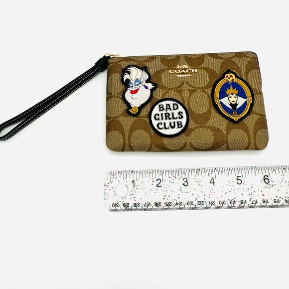 0627 COACH LIMITED EDITION DISNEY VILLAINS PATCHES ZIP CORNER WALLET WRISTLET - Picture 6 of 7
